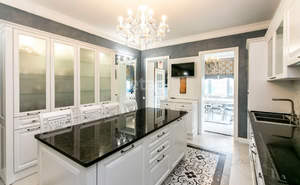 Дом 381м&sup2;, 3-этажный, участок 6 сот.  