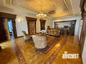 Дом 995м&sup2;, 2-этажный, участок 30 сот.  