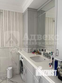 Коттедж 222м&sup2;, 2-этажный, участок 10 сот.  