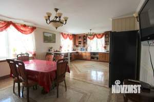 Дом 249м², 2-этажный, участок 11 сот.  