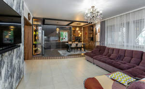 Дом 280м&sup2;, 3-этажный, участок 12 сот.  