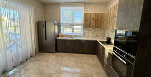 Дом 130м&sup2;, 2-этажный, участок 6 сот.  