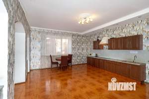 Дом 244м&sup2;, 2-этажный, участок 11 сот.  