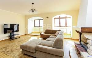 Дом 210м&sup2;, 3-этажный, участок 0 сот.  