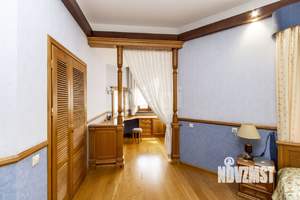 Дом 717м², 2-этажный, участок 15 сот.  