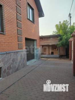 Дом 300м&sup2;, 3-этажный, участок 11 сот.  