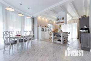 Коттедж 350м&sup2;, 2-этажный, участок 9 сот.  