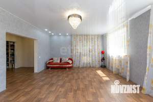 Дом 173м&sup2;, 2-этажный, участок 6 сот.  