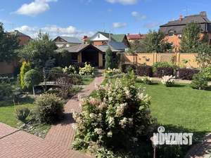 Дом 1056м&sup2;, 3-этажный, участок 16 сот.  