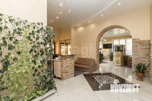 Дом 300м&sup2;, 3-этажный, участок 6 сот.  