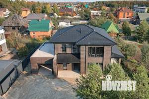 Дом 295м&sup2;, 2-этажный, участок 6 сот.  