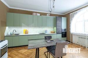 Коттедж 560м&sup2;, 2-этажный, участок 15 сот.  