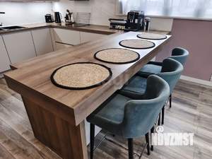 Дом 279м², 2-этажный, участок 10 сот.  