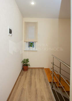 Дом 100м&sup2;, 2-этажный, участок 5 сот.  