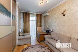 Коттедж 319м², 3-этажный, участок 15 сот.  