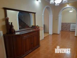 Коттедж 220м², 2-этажный, участок 10 сот.  