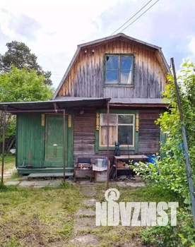 Дом 30м&sup2;, 2-этажный, участок 6 сот.  