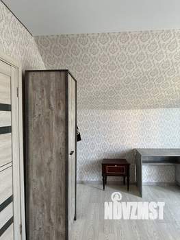 Дом 100м&sup2;, 2-этажный, участок 4 сот.  