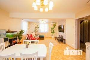 Коттедж 161м², 2-этажный, участок 11 сот.  