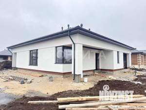 Дом 135м&sup2;, 2-этажный, участок 9 сот.  