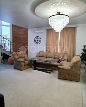 Дом 180м&sup2;, 2-этажный, участок 0 сот.  