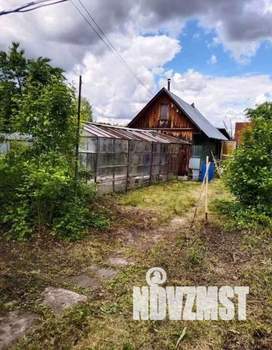 Дом 30м&sup2;, 2-этажный, участок 6 сот.  