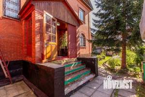 Коттедж 525м², 2-этажный, участок 10 сот.  