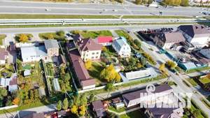 Дом 700м&sup2;, 3-этажный, участок 16 сот.  