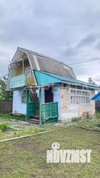 Дом 30м&sup2;, 2-этажный, участок 6 сот.  
