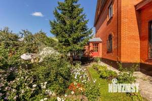 Коттедж 525м², 2-этажный, участок 10 сот.  