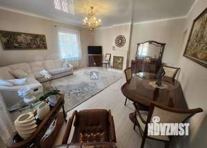 Дом 330м², 3-этажный, участок 15 сот.  