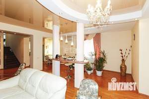 Дом 264м², 3-этажный, участок 14 сот.  