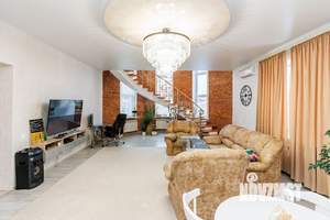 Дом 180м&sup2;, 2-этажный, участок 5 сот.  