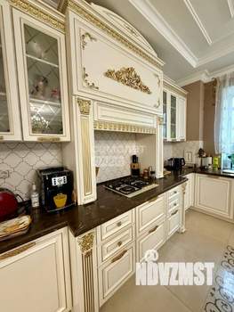 Коттедж 362м², 2-этажный, участок 10 сот.  