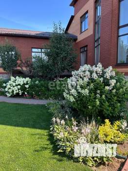 Дом 1056м&sup2;, 3-этажный, участок 16 сот.  