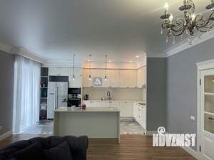 Коттедж 222м², 2-этажный, участок 10 сот.  