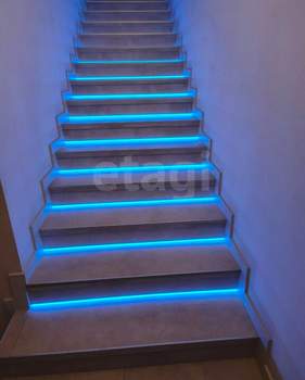 Дом 264м&sup2;, 3-этажный, участок 8 сот.  