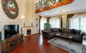 Дом 306м&sup2;, 2-этажный, участок 6 сот.  