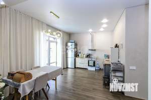 Дом 188м&sup2;, 2-этажный, участок 9 сот.  