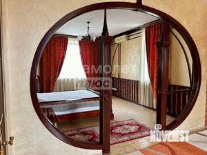 Коттедж 500м&sup2;, 3-этажный, участок 15 сот.  