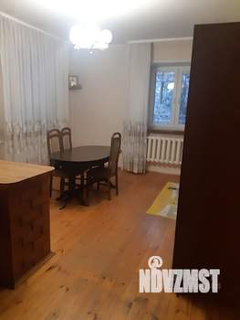 Коттедж 364м², 3-этажный, участок 15 сот.  