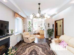 Дом 140м², 2-этажный, участок 10 сот.  