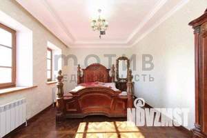 Дом 260м&sup2;, 3-этажный, участок 15 сот.  