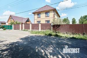 Дом 180м², 2-этажный, участок 9 сот.  