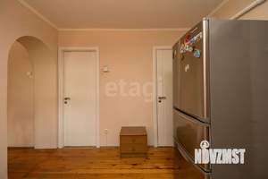 Дом 180м&sup2;, 2-этажный, участок 4 сот.  