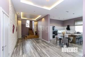 Дом 279м², 2-этажный, участок 10 сот.  