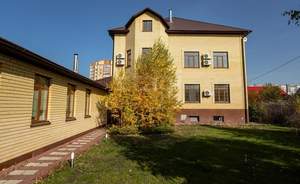 Дом 700м², 3-этажный, участок 16 сот.  
