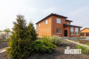 Дом 241м², 2-этажный, участок 10 сот.  