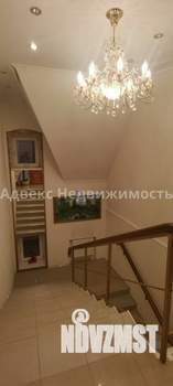 Коттедж 210м², 2-этажный, участок 10 сот.  