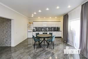 Дом 234м², 2-этажный, участок 10 сот.  